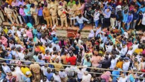 बदलापुर यौन शोषण केस: स्कूल सुरक्षित नहीं तो शिक्षा का क्या महत्व? बॉम्बे हाईकोर्ट की सख्त चेतावनी, पुलिस और सरकार को लगाई फटकार